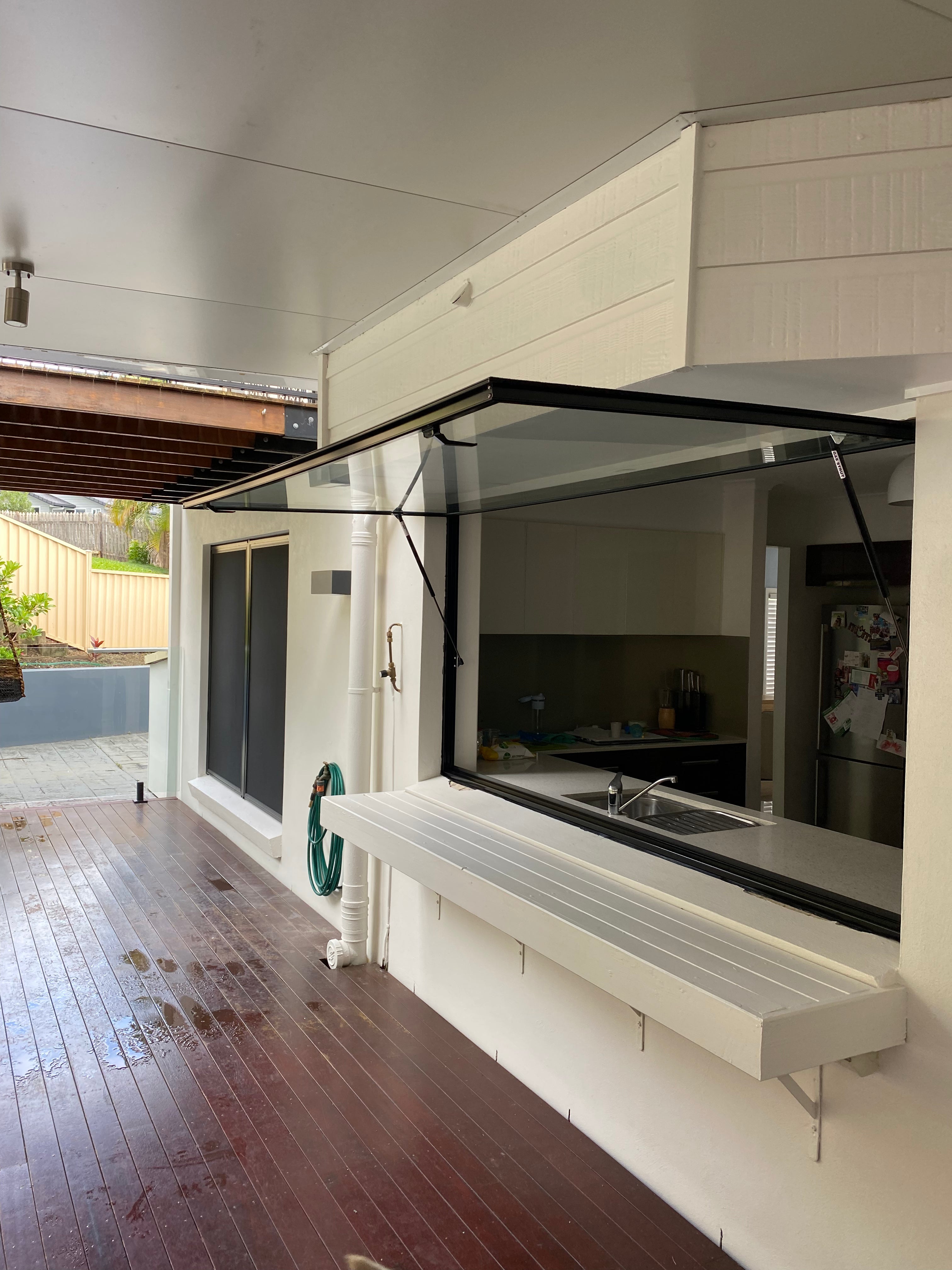 Gas Strut windows – That's Glass